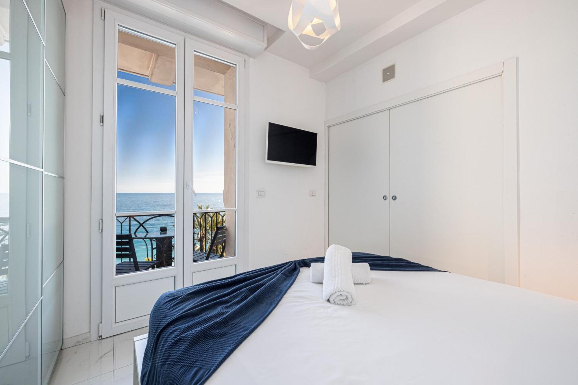 Sea View - 2 Bdr Promenade Des Anglais Ницца Экстерьер фото