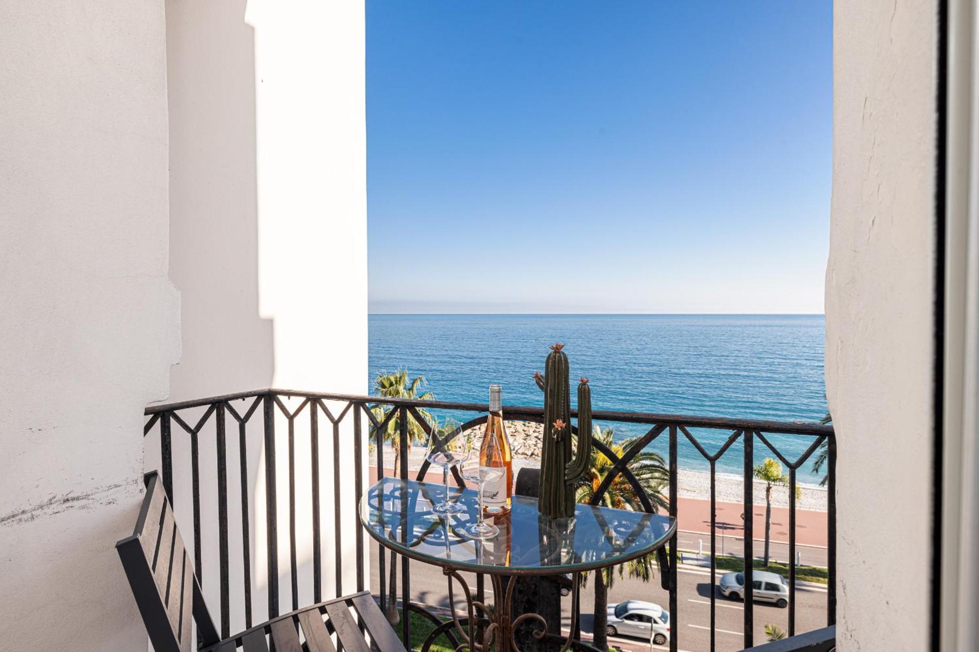 Sea View - 2 Bdr Promenade Des Anglais Ницца Экстерьер фото