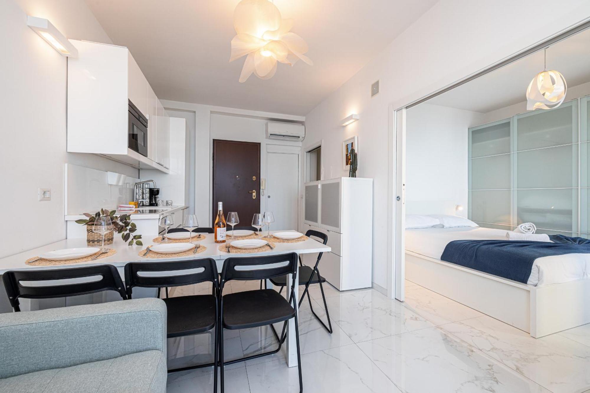 Sea View - 2 Bdr Promenade Des Anglais Ницца Экстерьер фото
